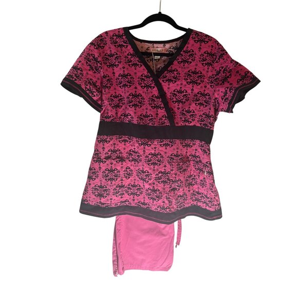 Pink & Black Damask Print Scrub Brand Koi Set V-Neck Top & Pants - Picture 1 of 2